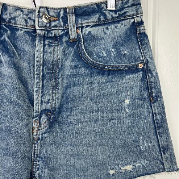NWT Wild Fable Women's Super-High Rise Cut Off Jeans Shorts Medium Wash Size‎ 10 - Picture 5 of 11